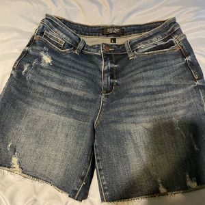 Distressed Judy blue cut off  Jean shorts
